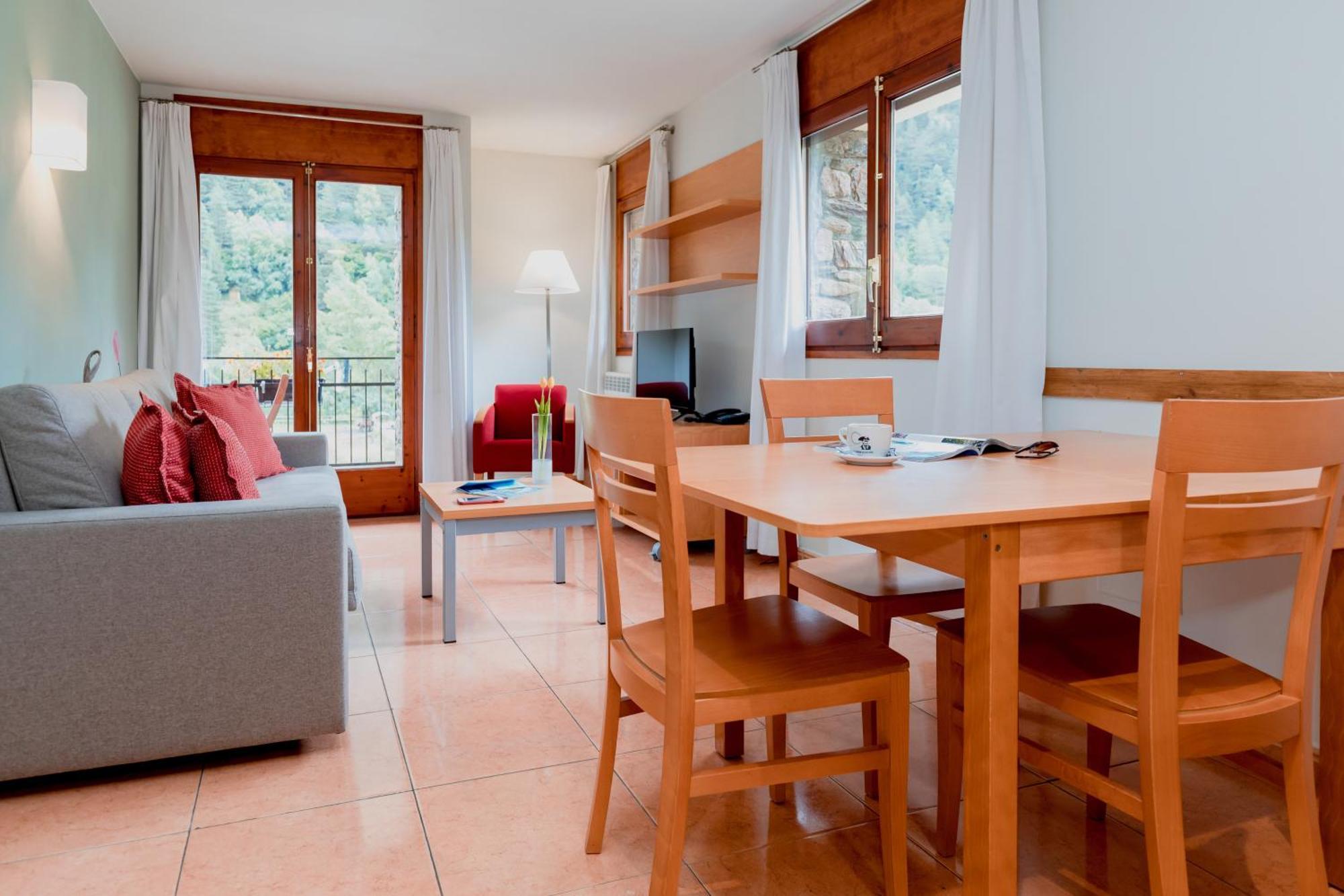 Pierre & Vacances Aparthotel La Tulipa Ордино Екстериор снимка