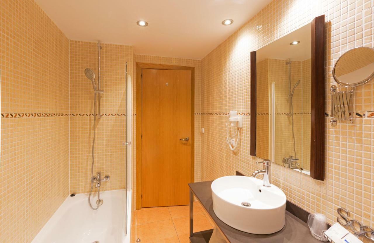 Pierre & Vacances Aparthotel La Tulipa Ордино Екстериор снимка